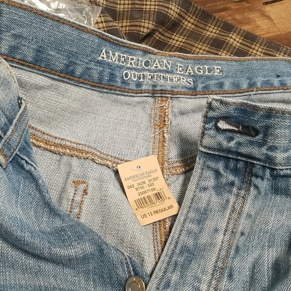 American Eagle Vintage Hi Rise Two Tone Denim Button Fly Size 12 NWT - Picture 7 of 11